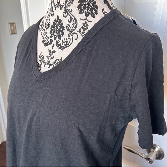 NWT Vineyard Vines Sz M Outlet Slub v-neck tee shirt - Picture 5 of 6